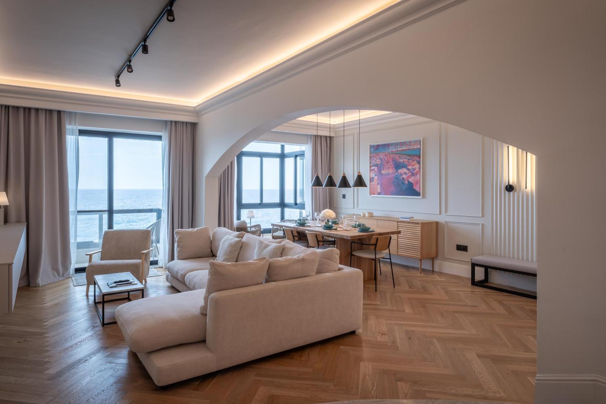 2br Luxury Design With Sea Views From Every In *